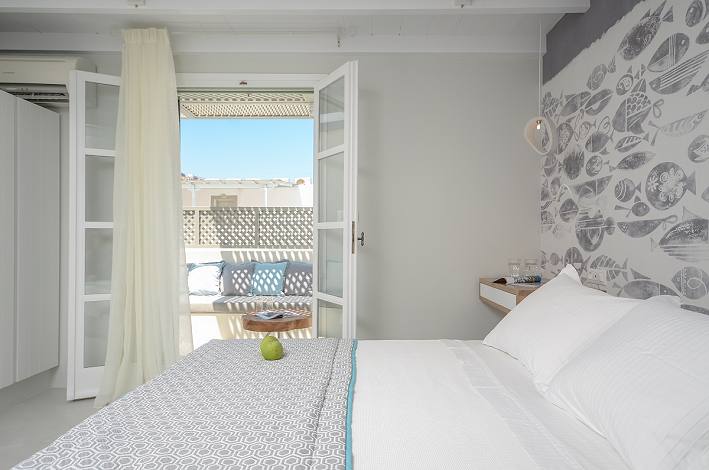 Deluxe double bed room in Naxos